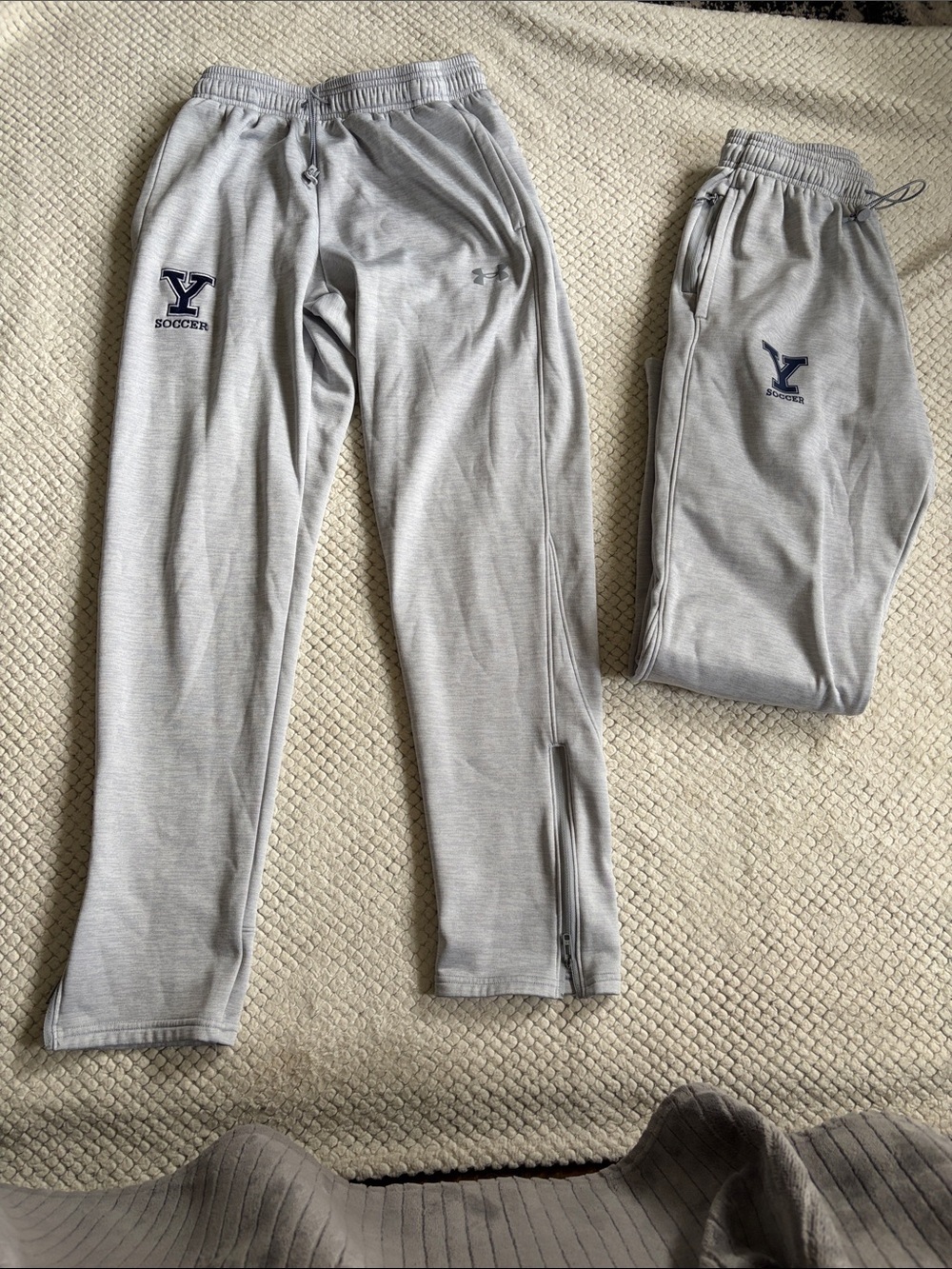 Set of 2 Under Armor Yale Light Gray Soccer Sweatpants with Navy 'Y' Logo Size S